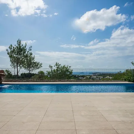 فيلة Azumar